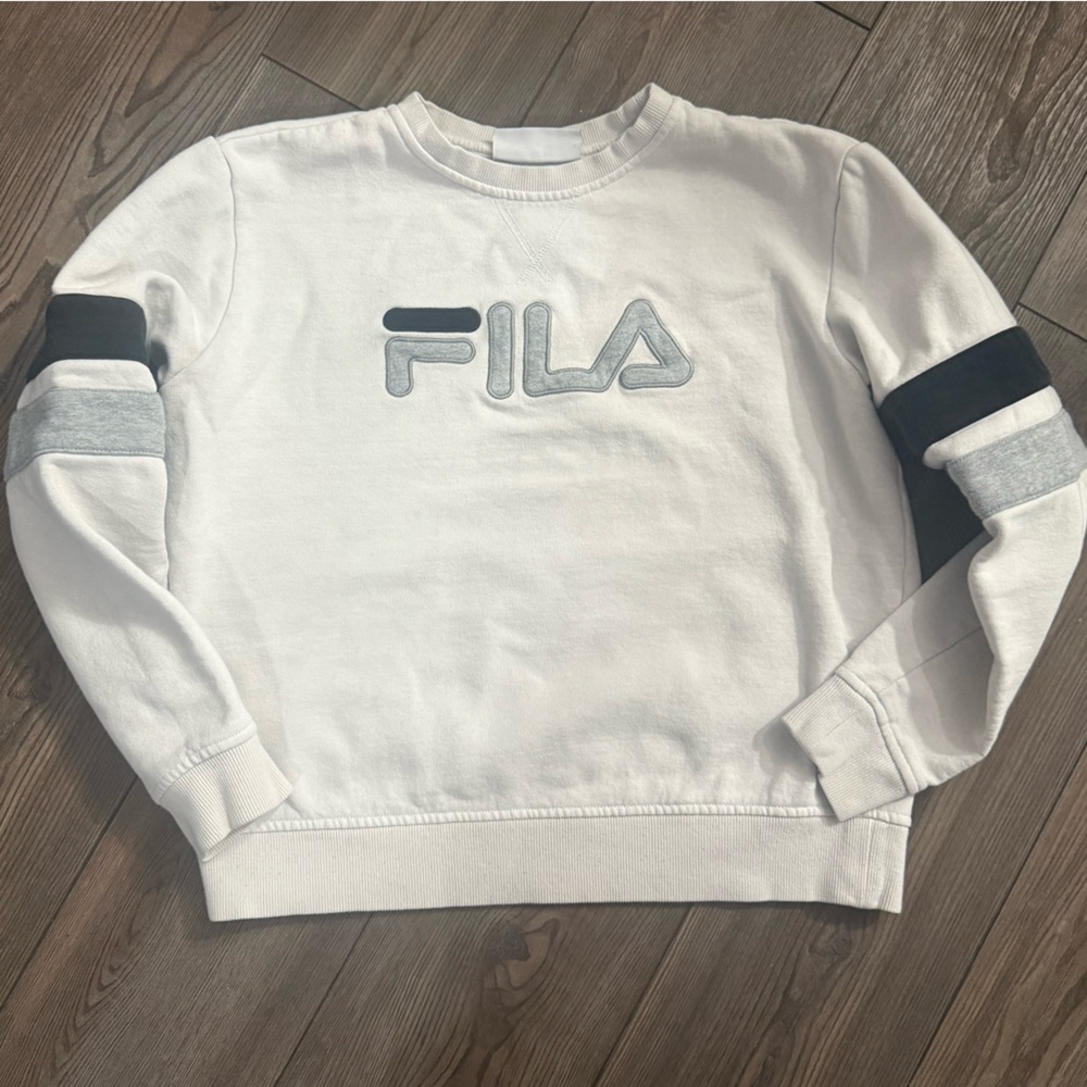FILA Women’s White Logo Sweatshirt | Size Medium | Cropped Athleisure